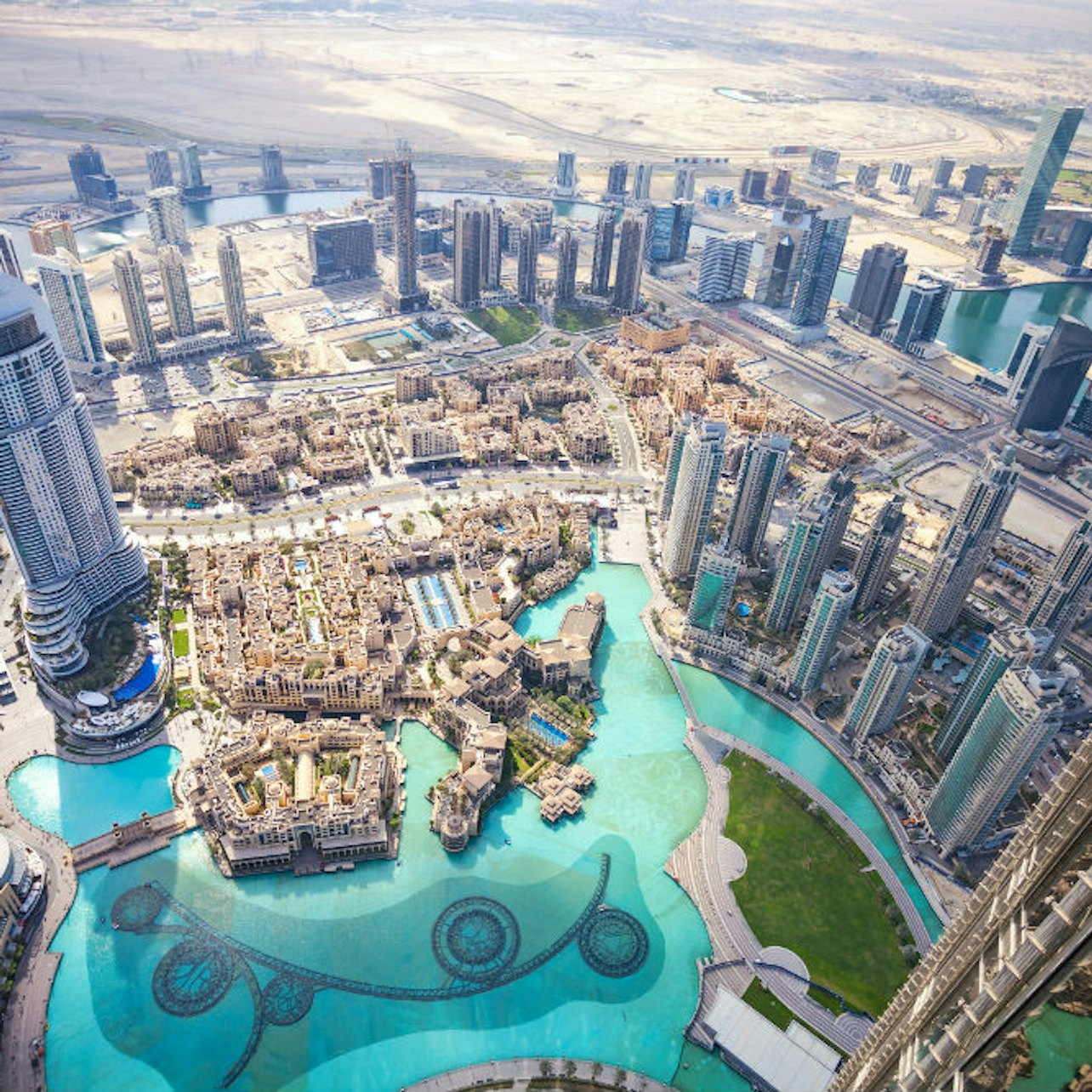 Burj Khalifa: At the Top (124 & 125) + Pastry or Soft Drink - Photo 1 of 4
